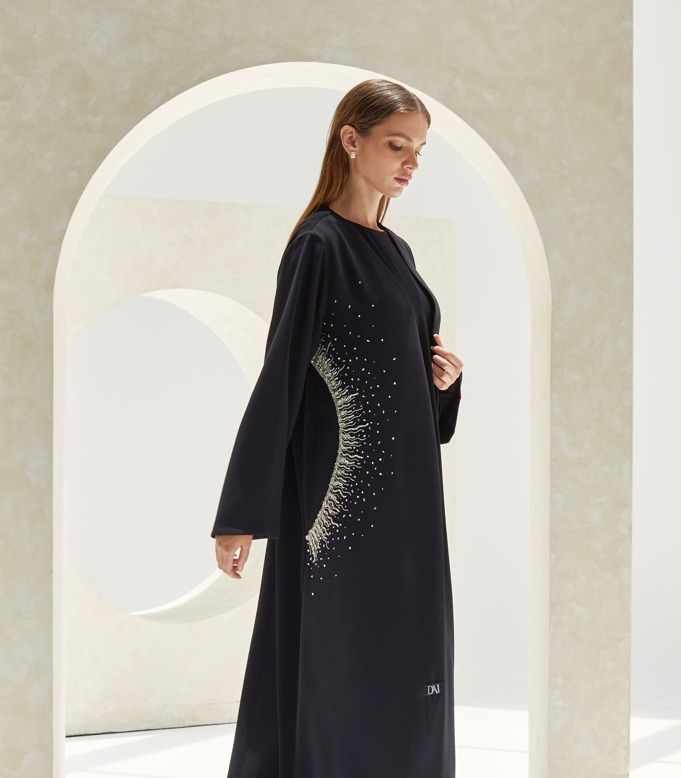 عباية سوداء فخمة صورية 2