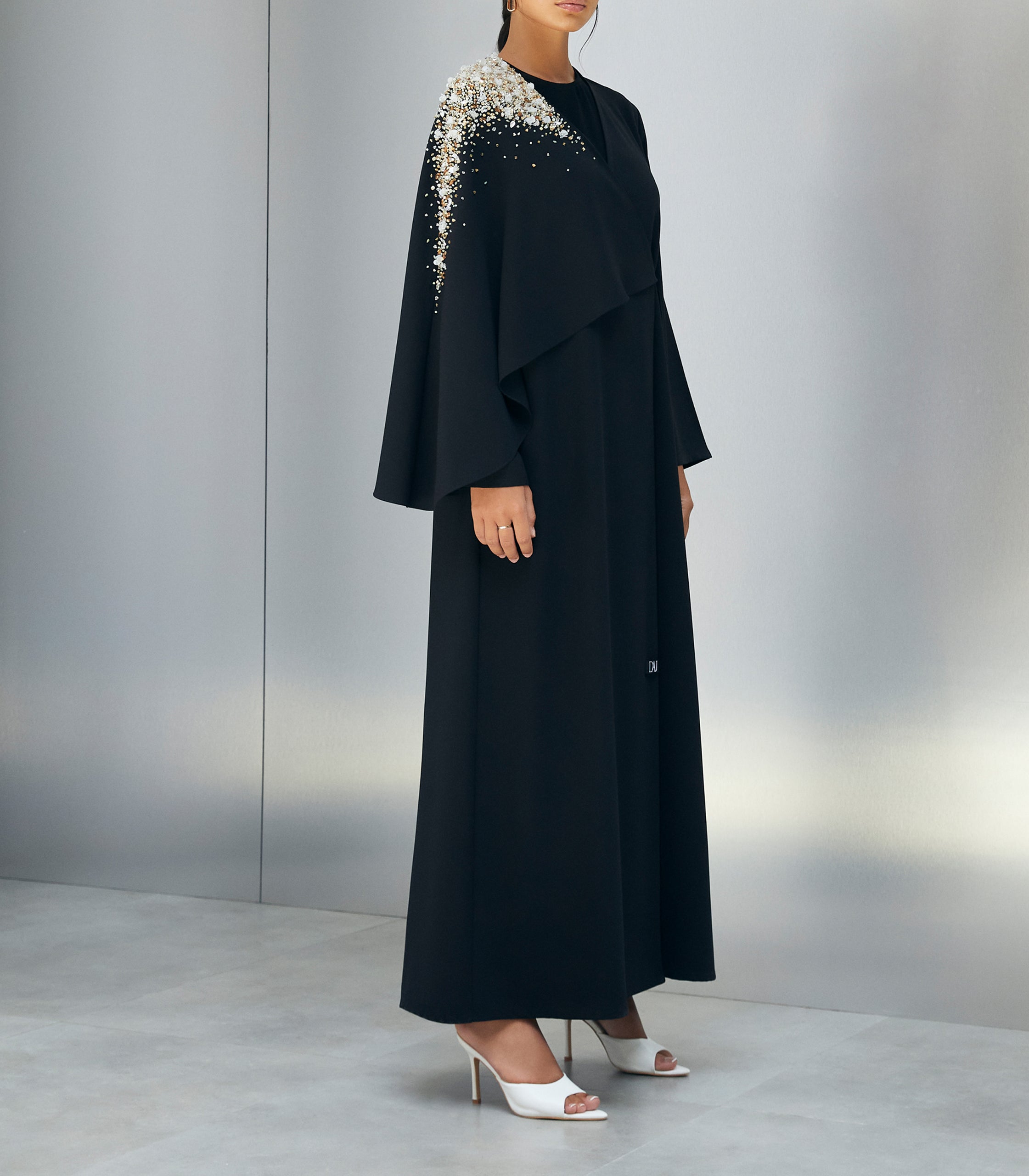 عباية سوداء فخمة ليا