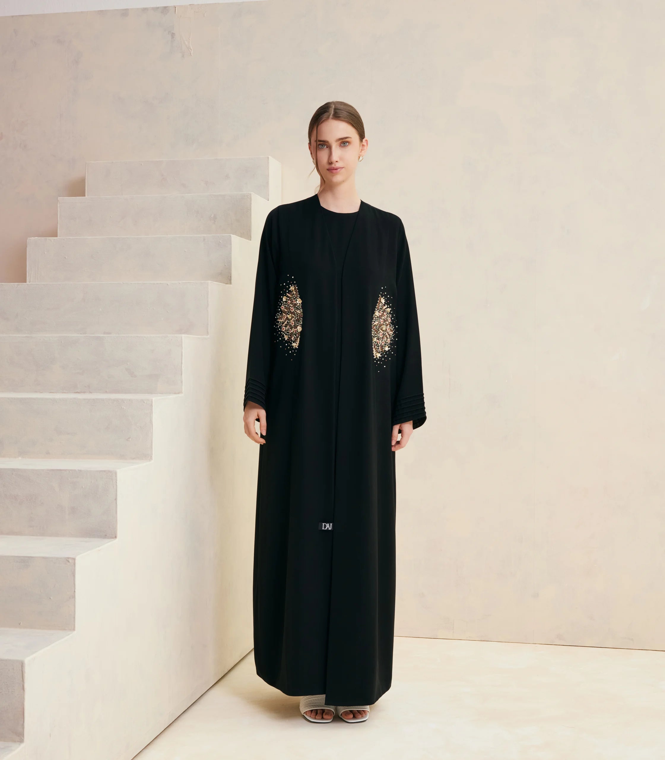 عباية سوداء فخمة تيمة 1