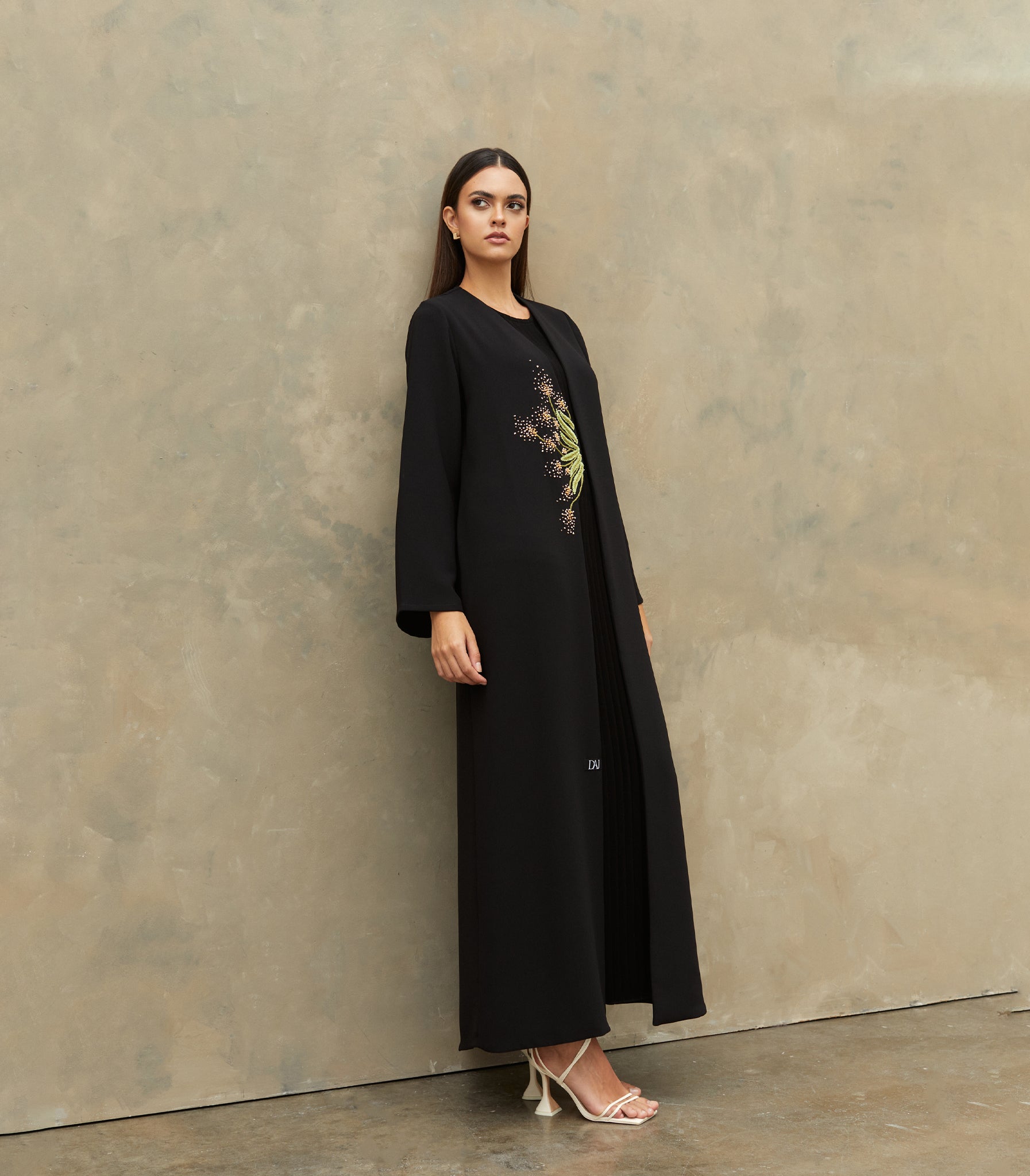 عباية سوداء فخمة هبة 1