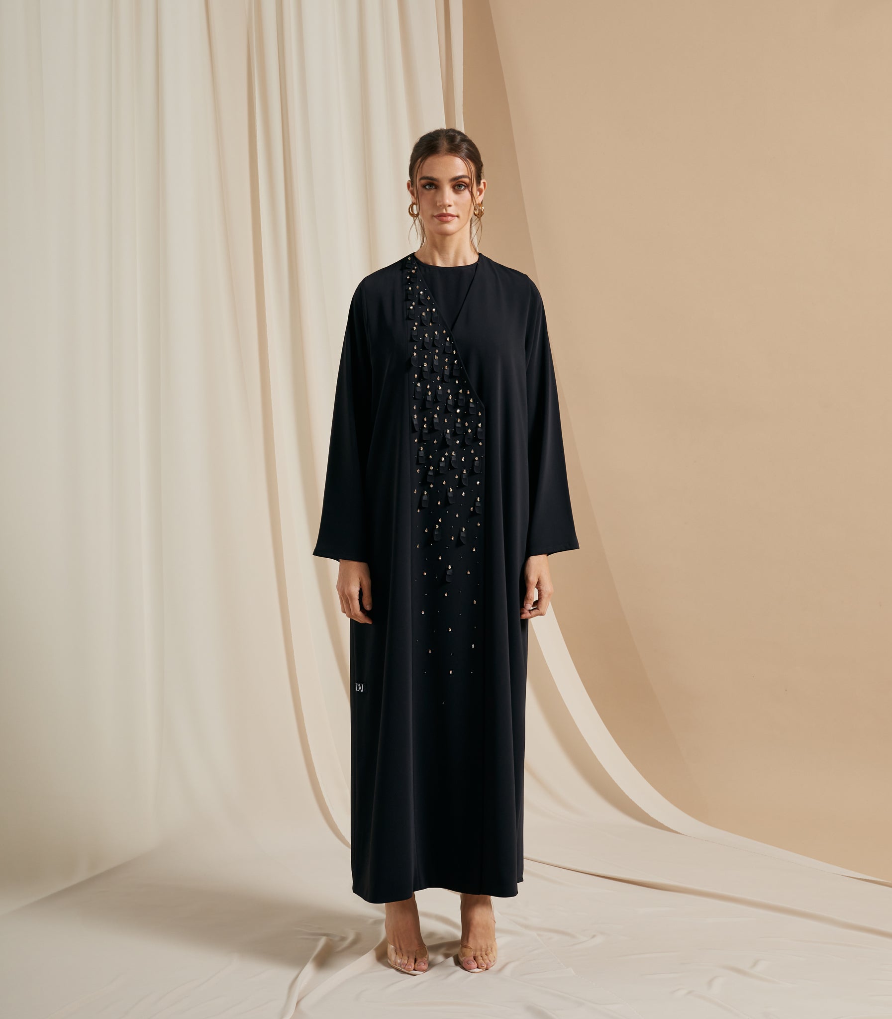 عباية سوداء فخمة نزيهة 1