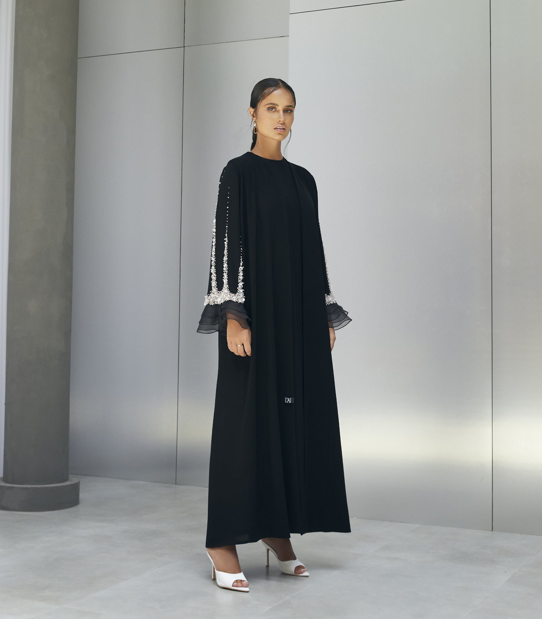 عباية سوداء فخمة زانها 1